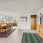 3 Bedroom Amazing In Semesterbostad *