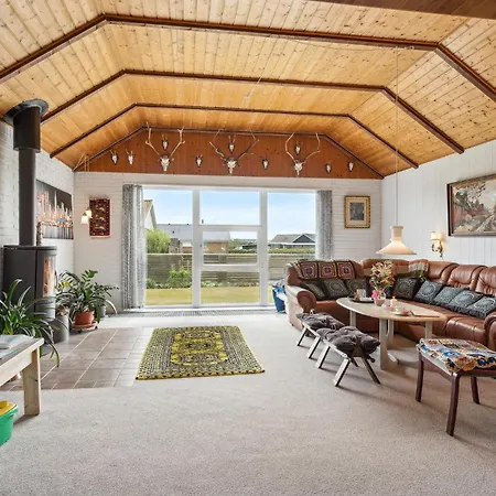 Semesterbostad 3 Bedroom Amazing In Ulfborg