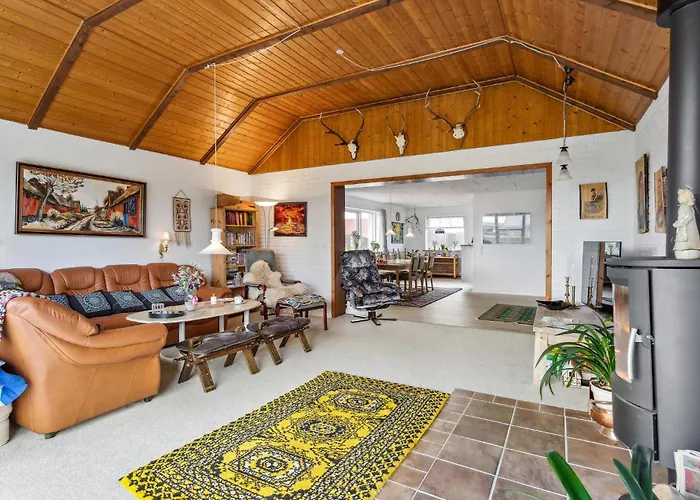 3 Bedroom Amazing In Сasa de vacaciones Ulfborg