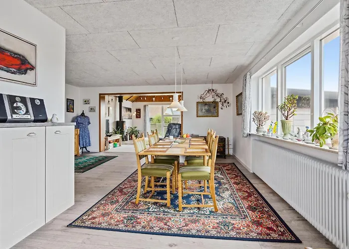 3 Bedroom Amazing In Сasa de vacaciones Ulfborg